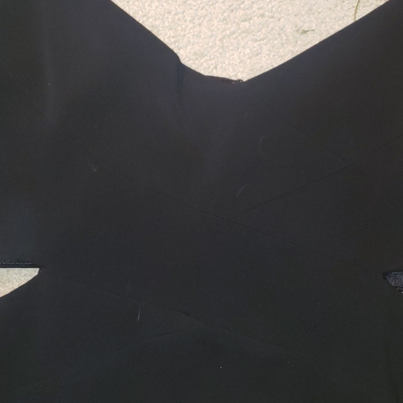 BLACK SLEEVELESS LAUNDRY CUTOUT DRESS - Picture 3 of 6